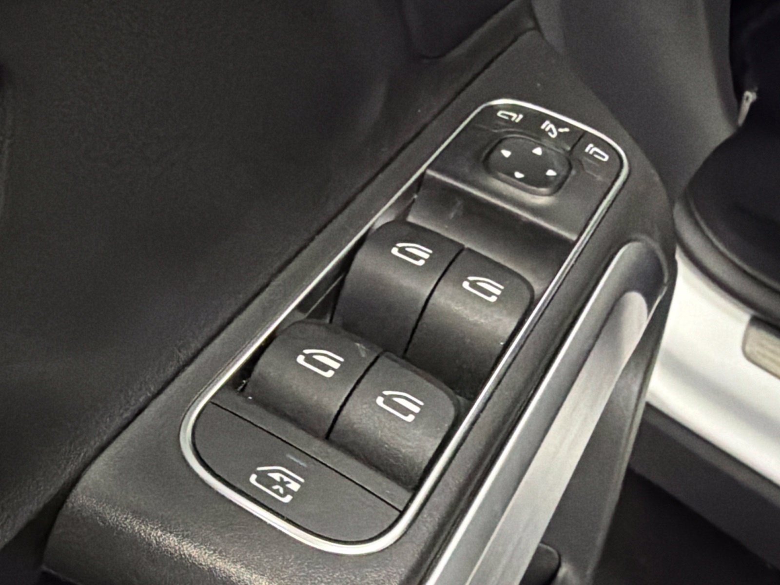 Certified 2022 Mercedes-Benz GLB 250 image 21