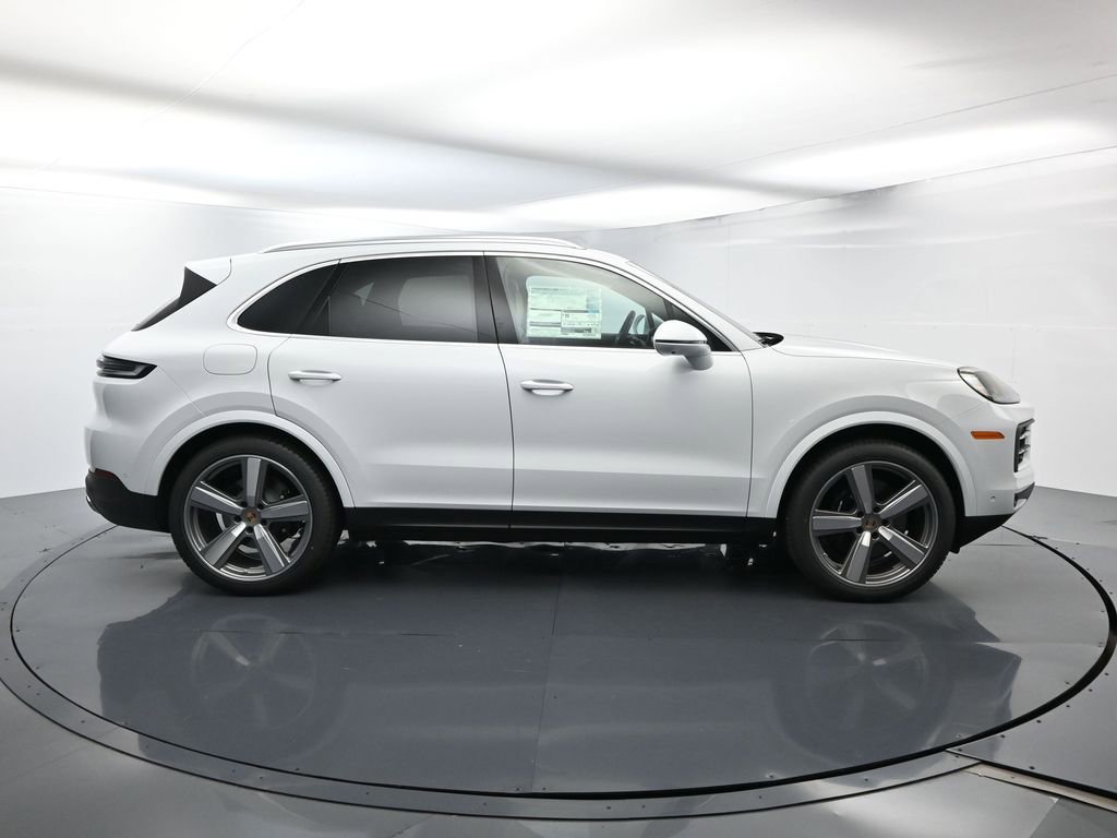 Certified 2025 Porsche Cayenne AWD/4WD image 16