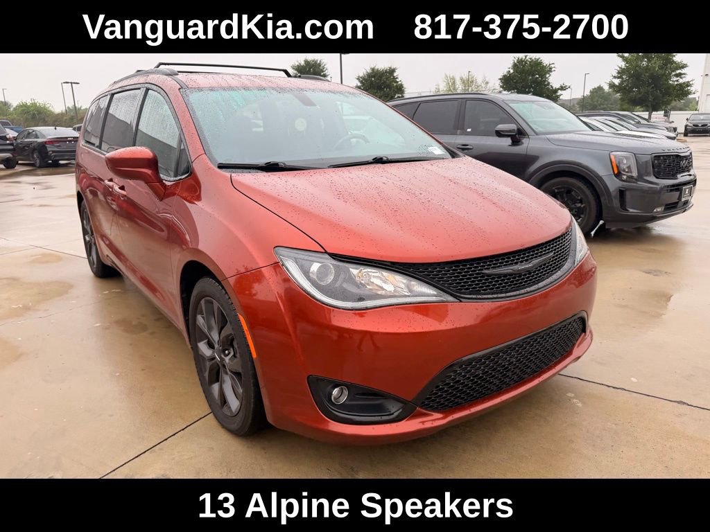 Used 2018 Chrysler Pacifica Touring-L w/ Premium Audio Group image 5
