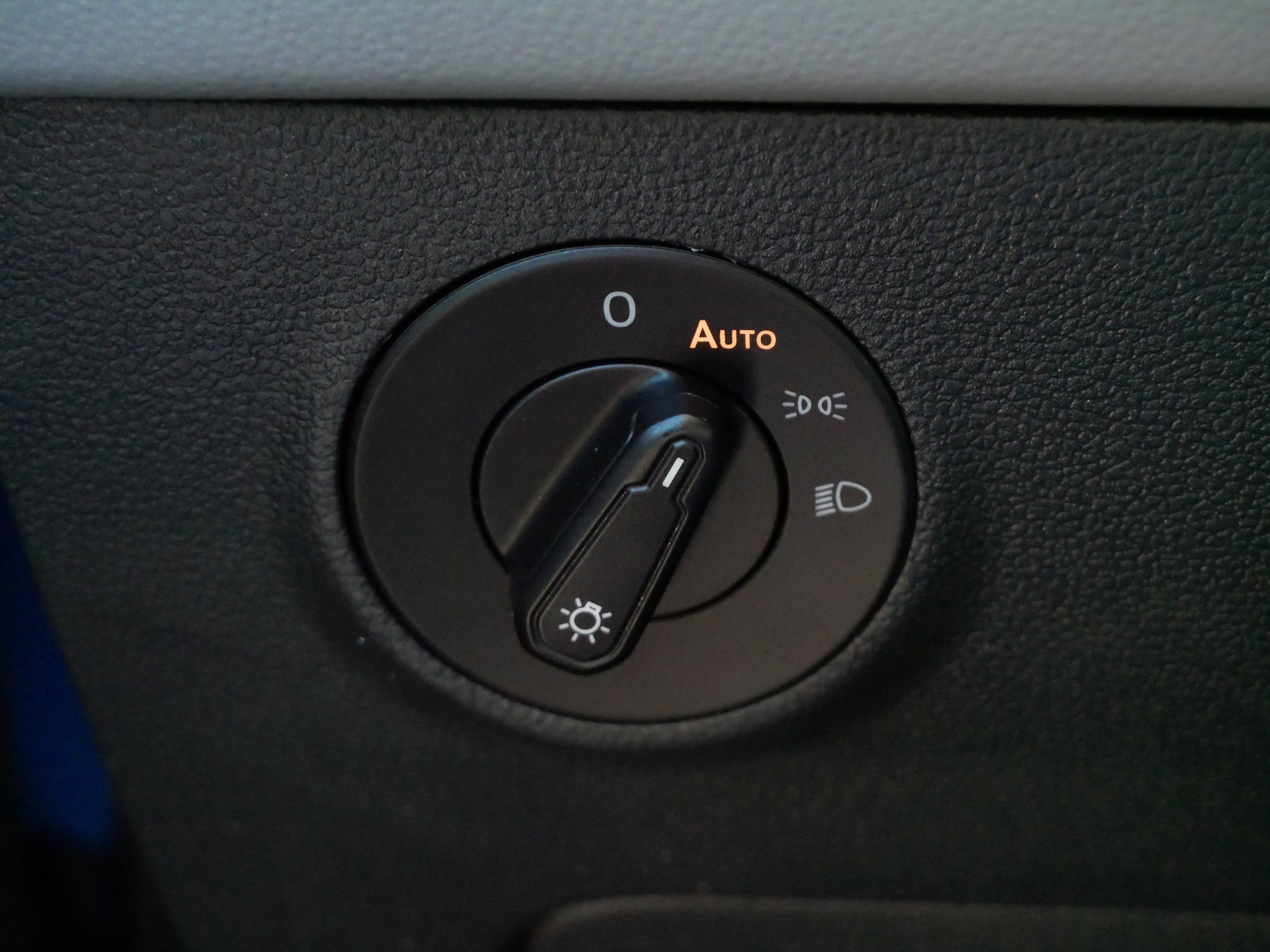 Certified 2024 Volkswagen Taos SE image 27