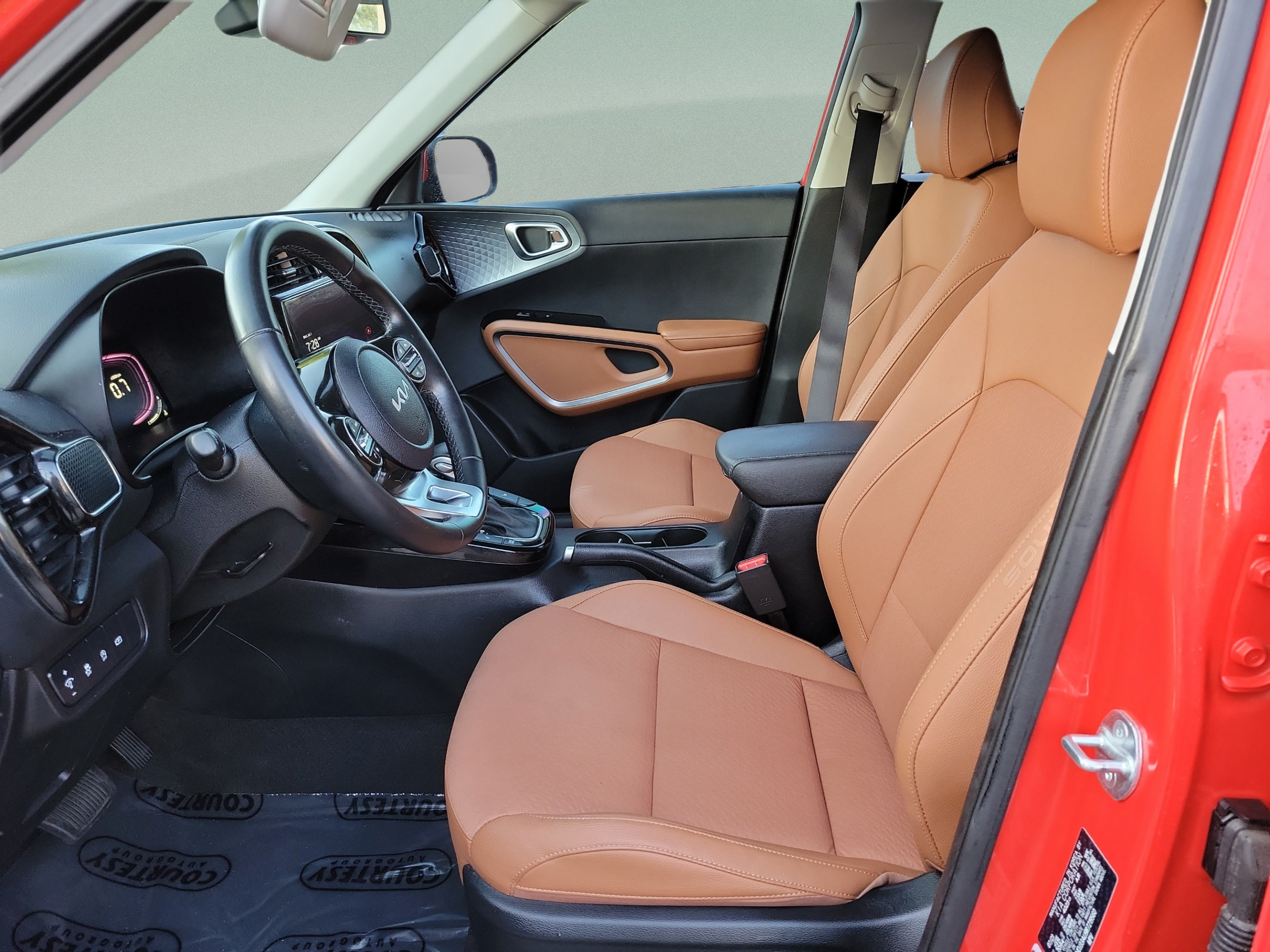 Used 2024 Kia Soul EX w/ Option Group 015 FWD image 16