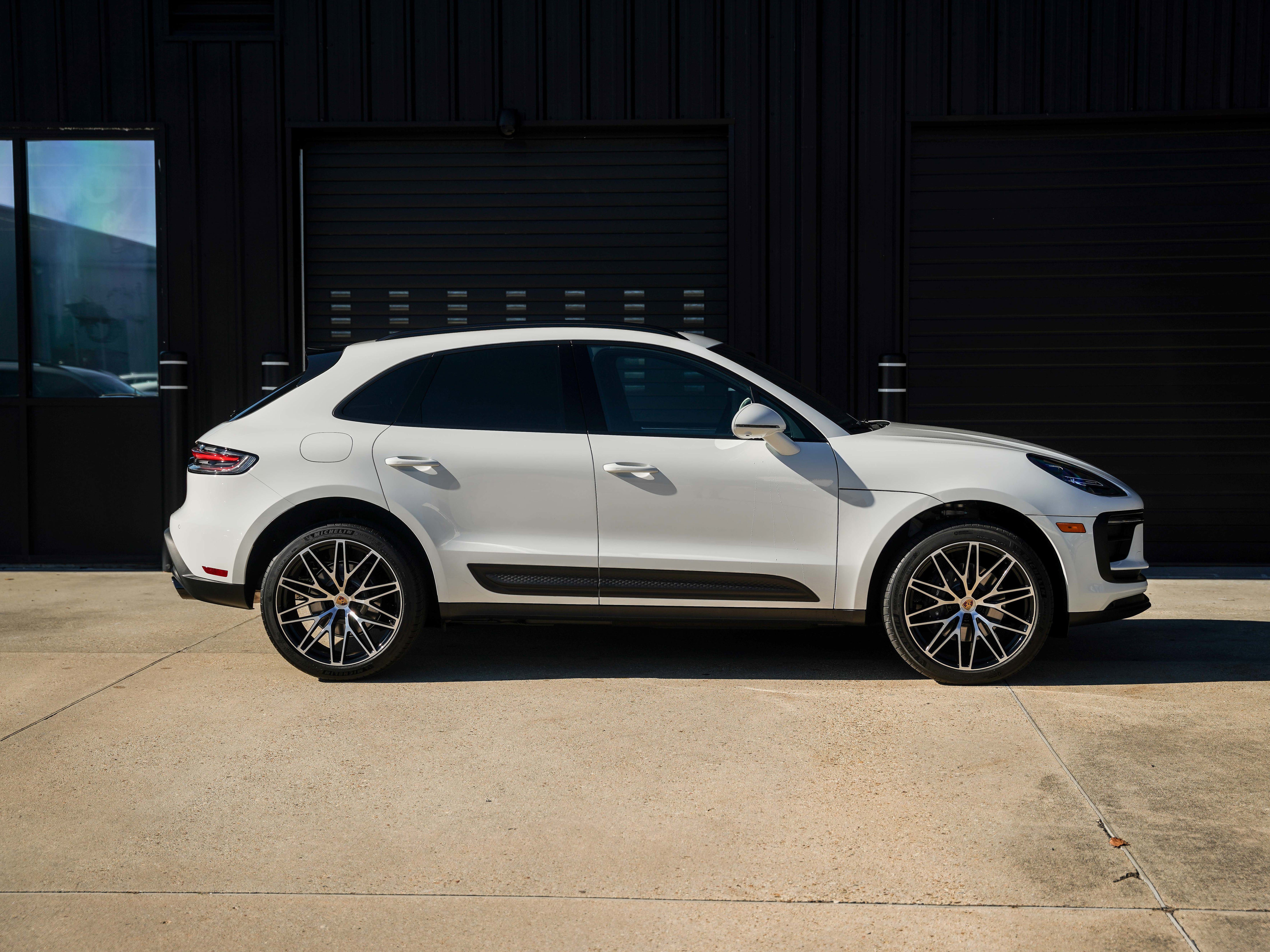 Certified 2026 Porsche Macan AWD/4WD image 13