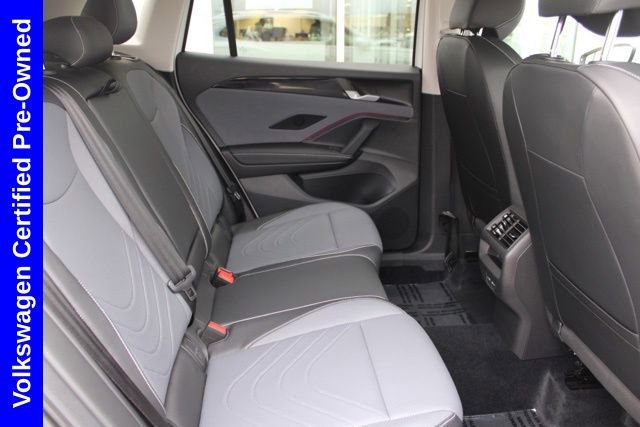 Used 2025 Volkswagen Tiguan SE image 23