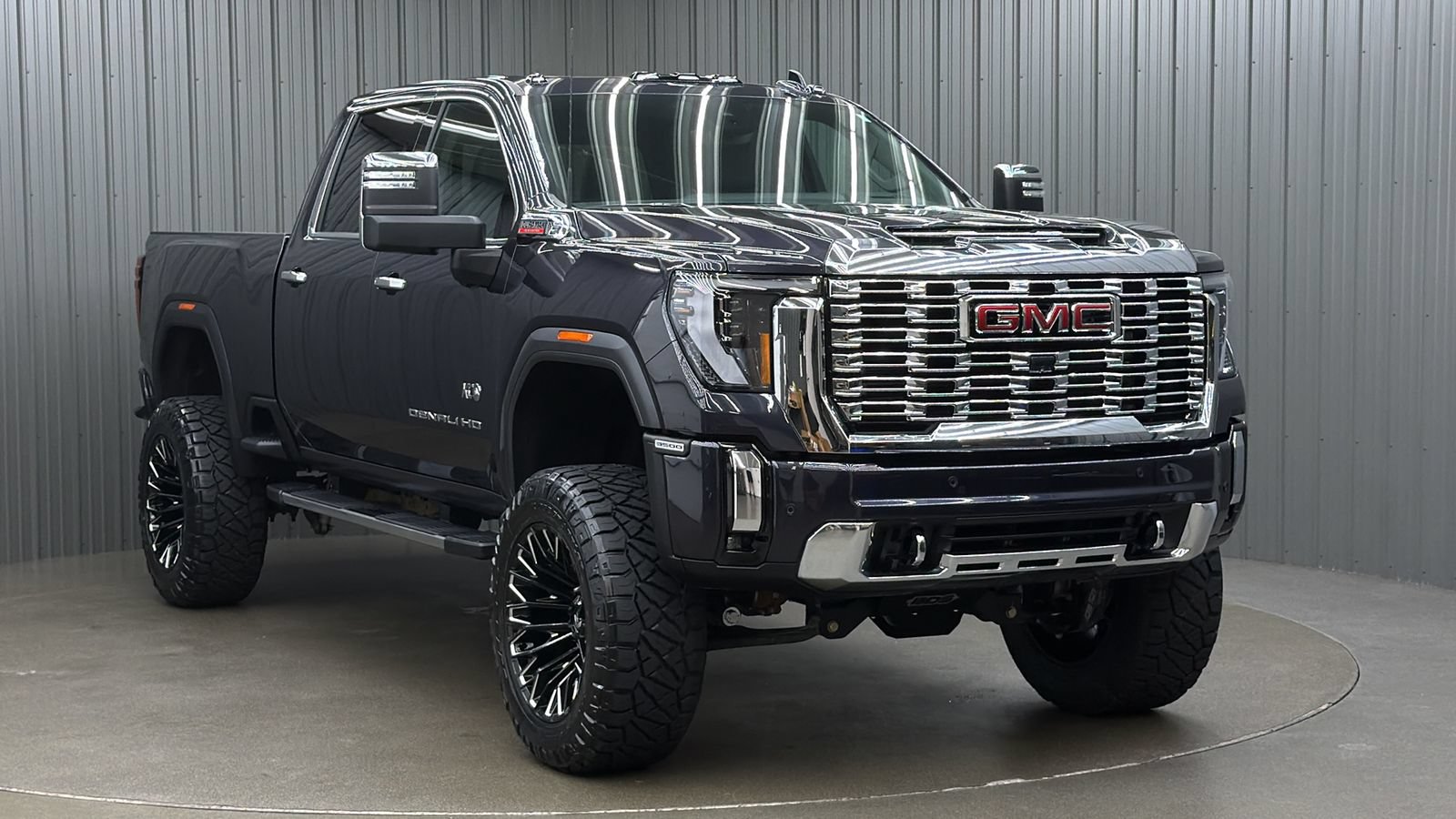 Used 2026 GMC Sierra 3500 Denali w/ Denali Reserve Package AWD/4WD image 7