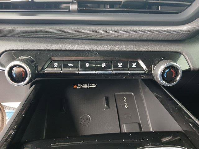 New 2025 Chevrolet Silverado EV LT image 28