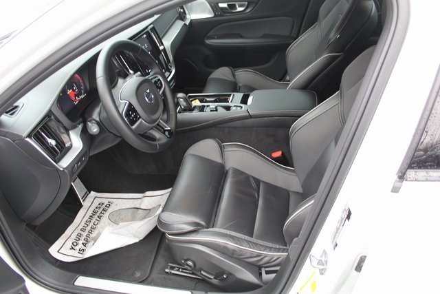 Certified 2022 Volvo S60 T8 R-Design image 13