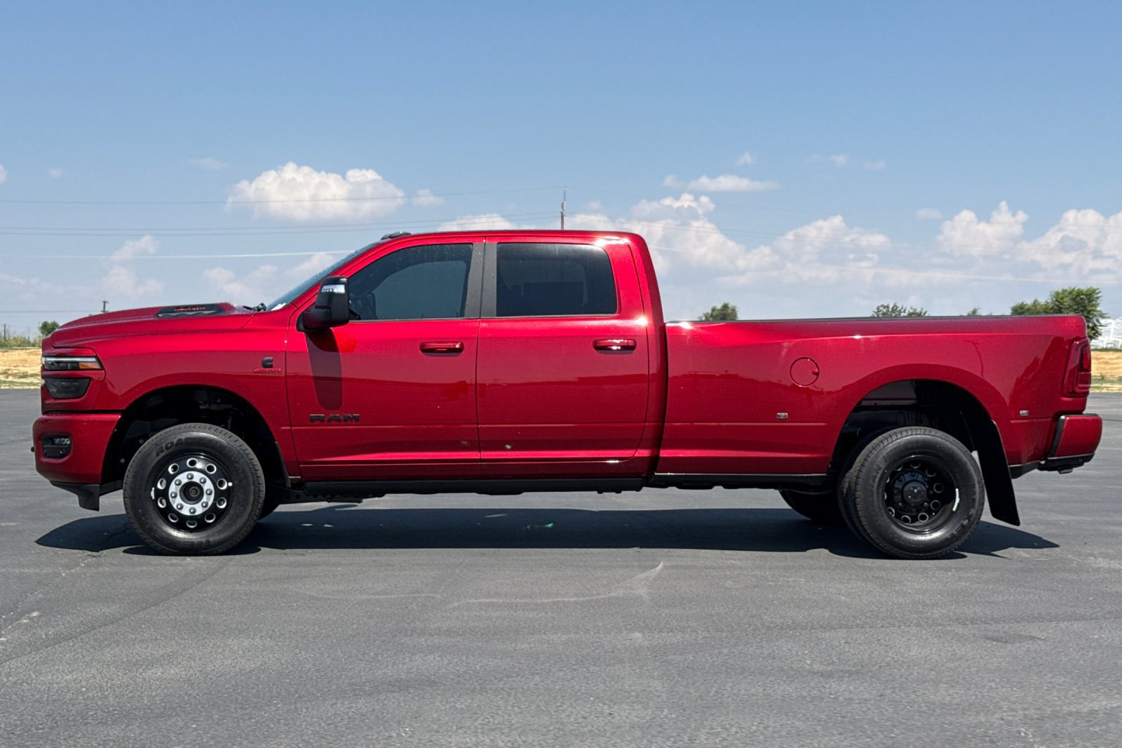 New 2026 RAM 3500 Laramie AWD/4WD image 9