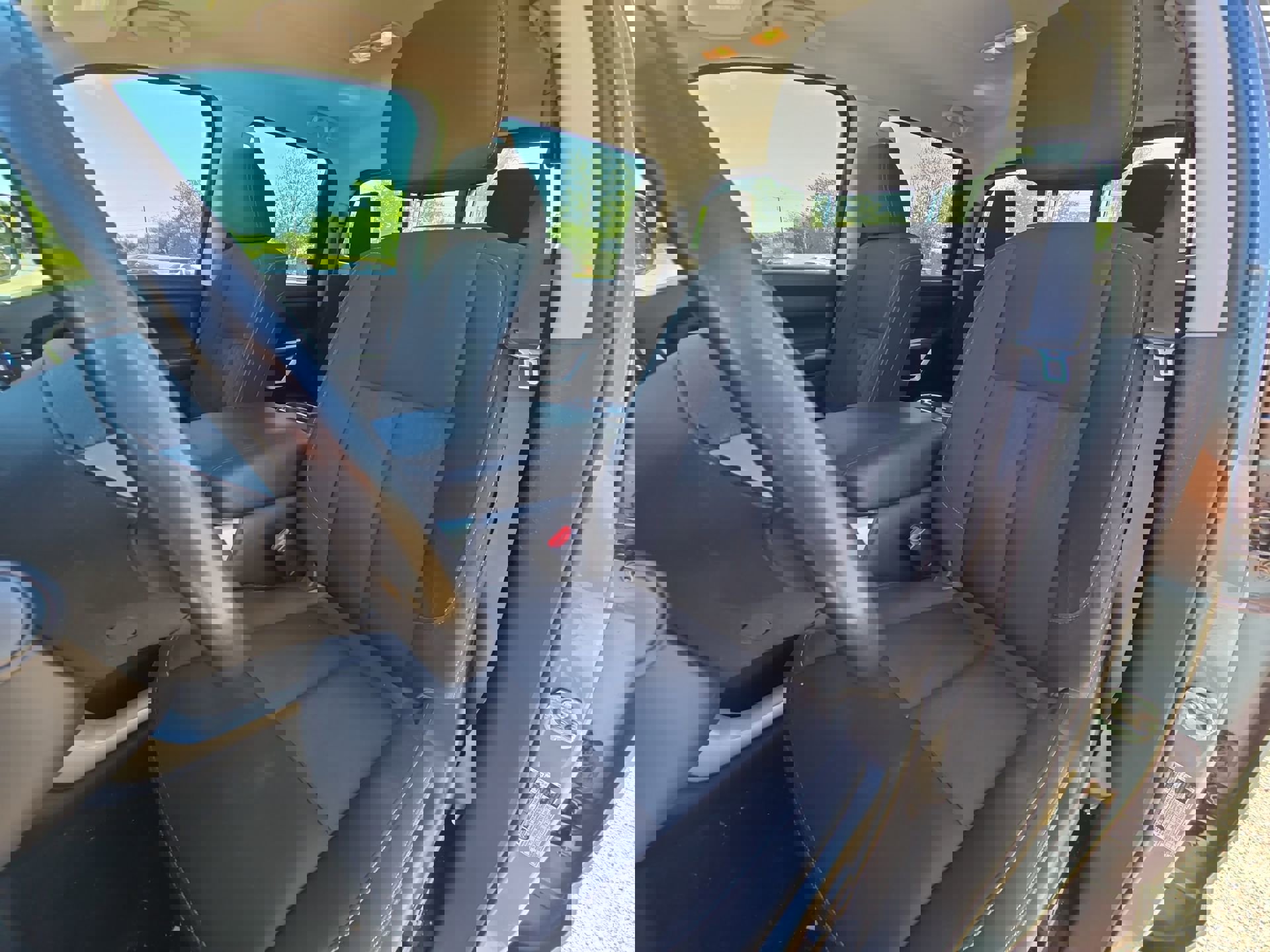 Used 2017 Nissan Titan SV image 11