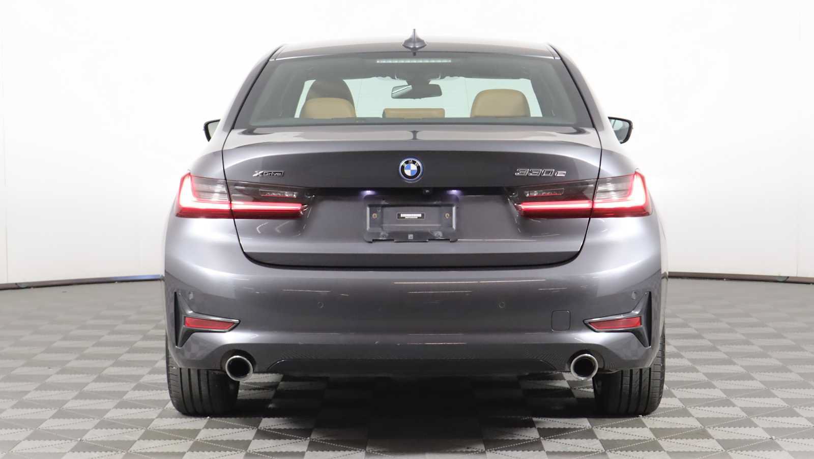 Used 2022 BMW 330e xDrive w/ Premium Package AWD/4WD image 5