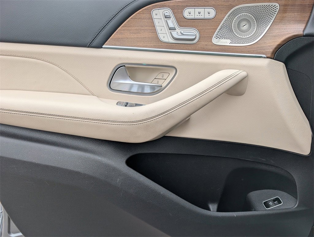 Used 2022 Mercedes-Benz GLS 450 4MATIC image 12