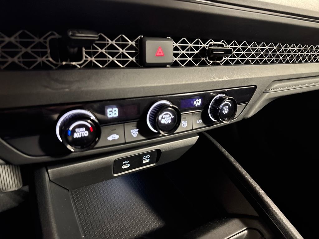 Used 2025 Honda Accord LX image 17