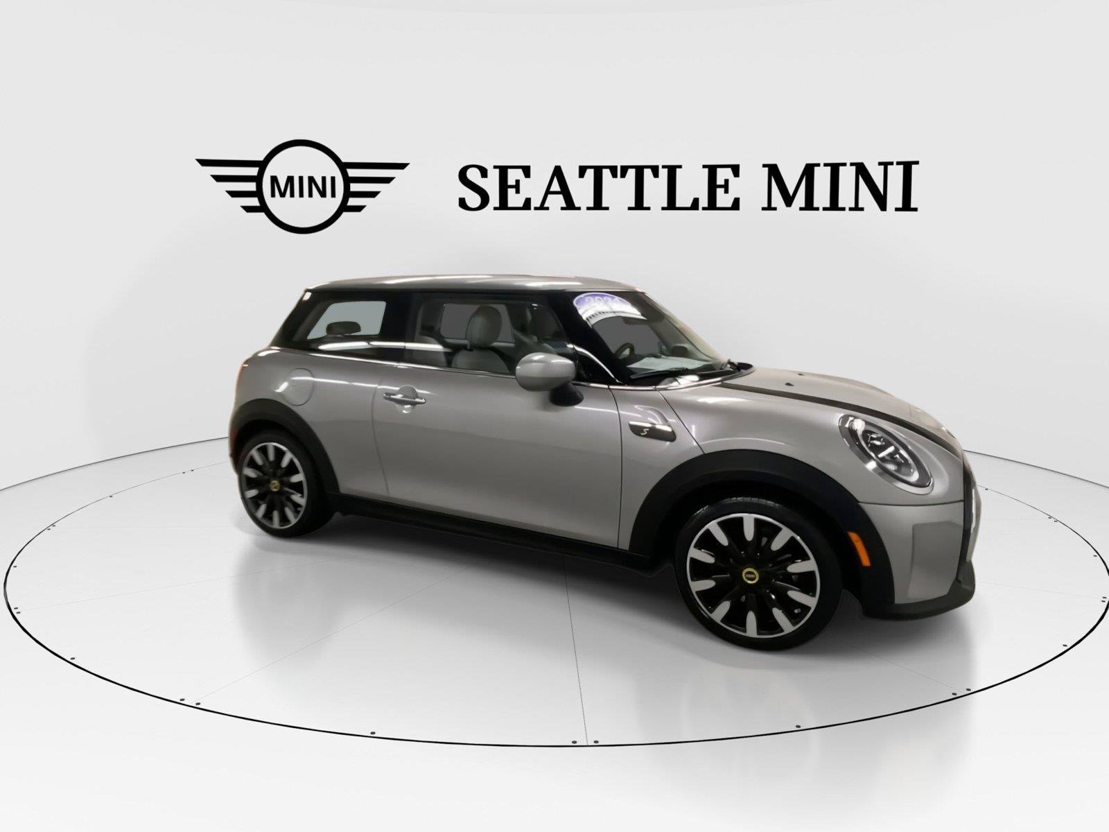 Used 2024 MINI Cooper SE w/ Signature Upholstery Package FWD image 13