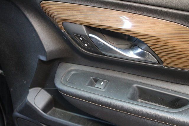 Used 2021 GMC Terrain SLE image 8