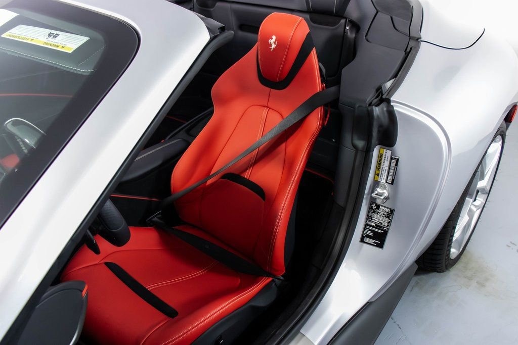 Certified 2025 Ferrari Roma Spider image 5