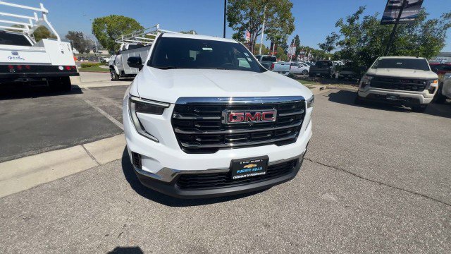 Used 2025 GMC Acadia Elevation image 3