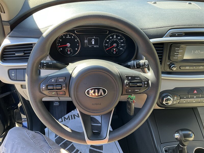Used 2017 Kia Sorento AWD image 22