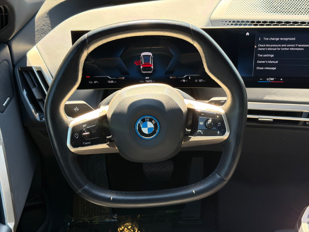 Used 2023 BMW iX xDrive50 w/ Sport Package AWD/4WD image 24