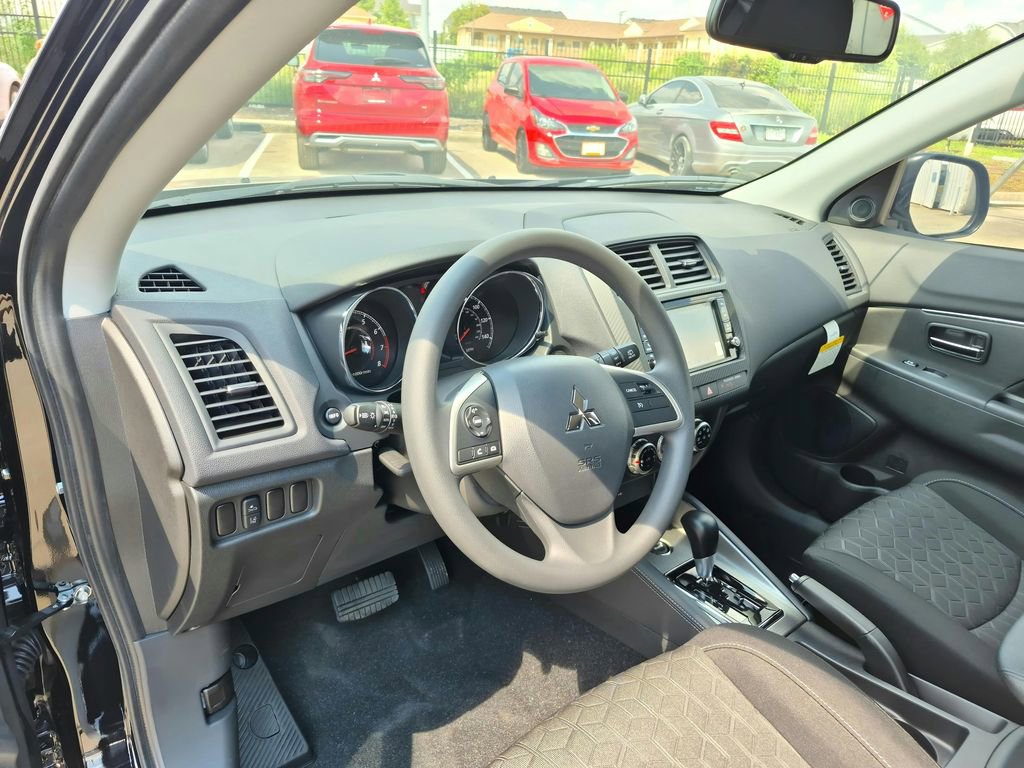 Used 2025 Mitsubishi Outlander Sport ES AWD/4WD image 9