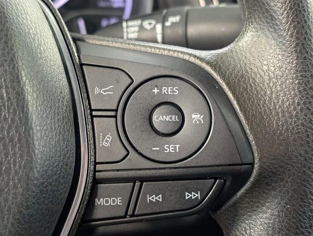 Used 2020 Toyota Camry LE image 22