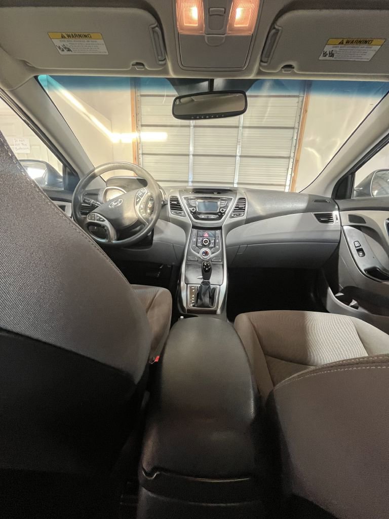 Used 2015 Hyundai Elantra SE w/ Option Group 02 image 8
