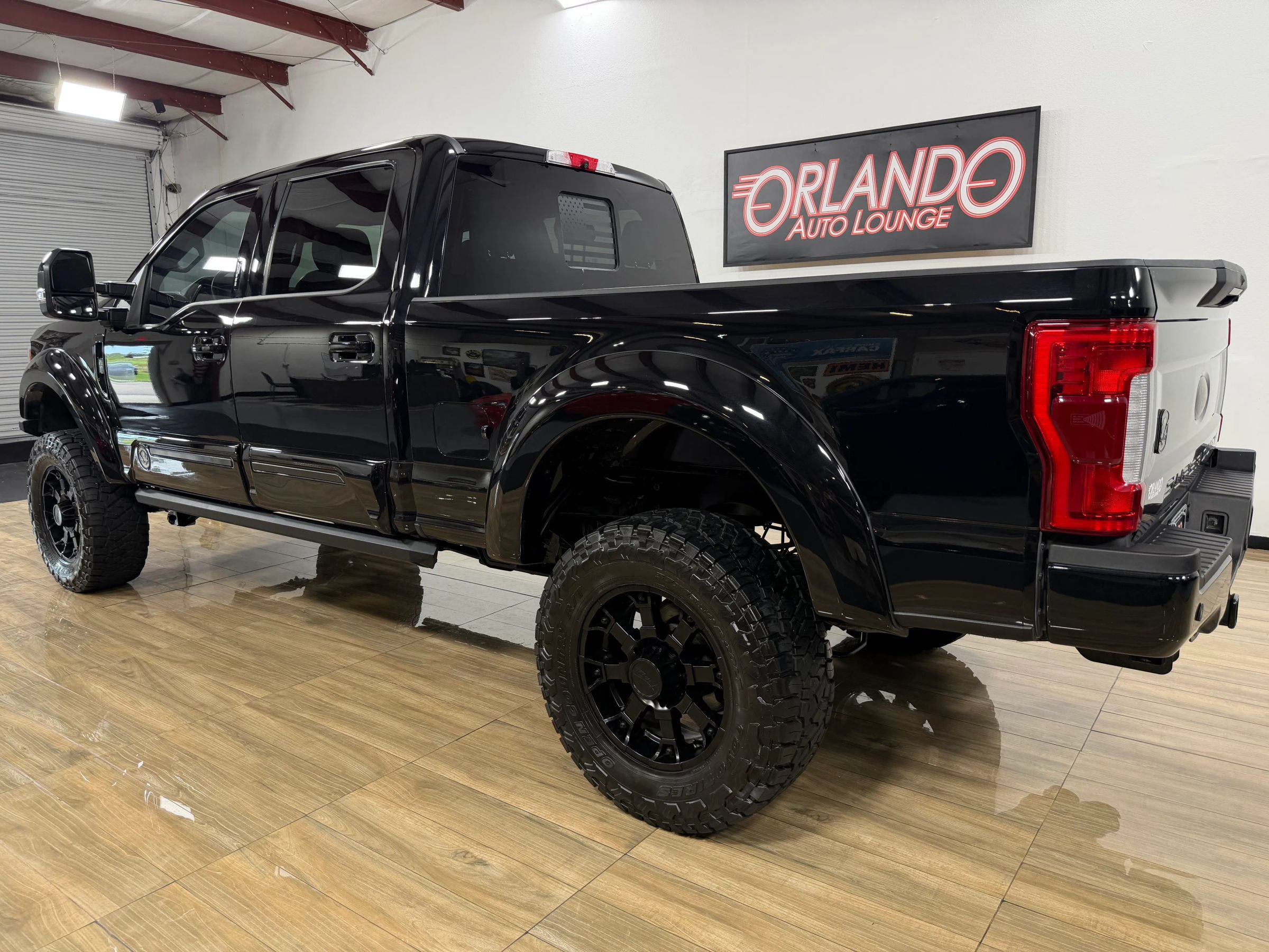 Used 2019 Ford F250 Lariat w/ Lariat Ultimate Package AWD/4WD image 9