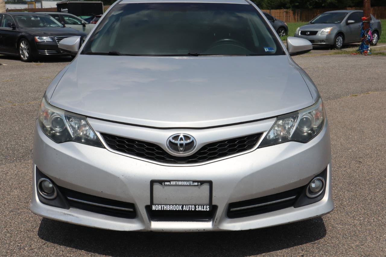 Used 2012 Toyota Camry SE FWD image 9