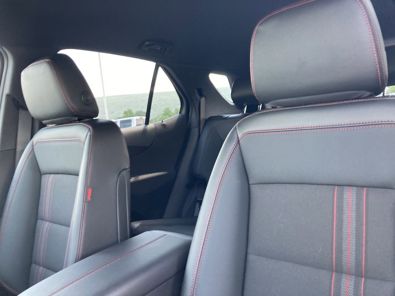 Used 2022 Chevrolet Equinox RS w/ LPO, Floor Liner Package AWD/4WD image 24
