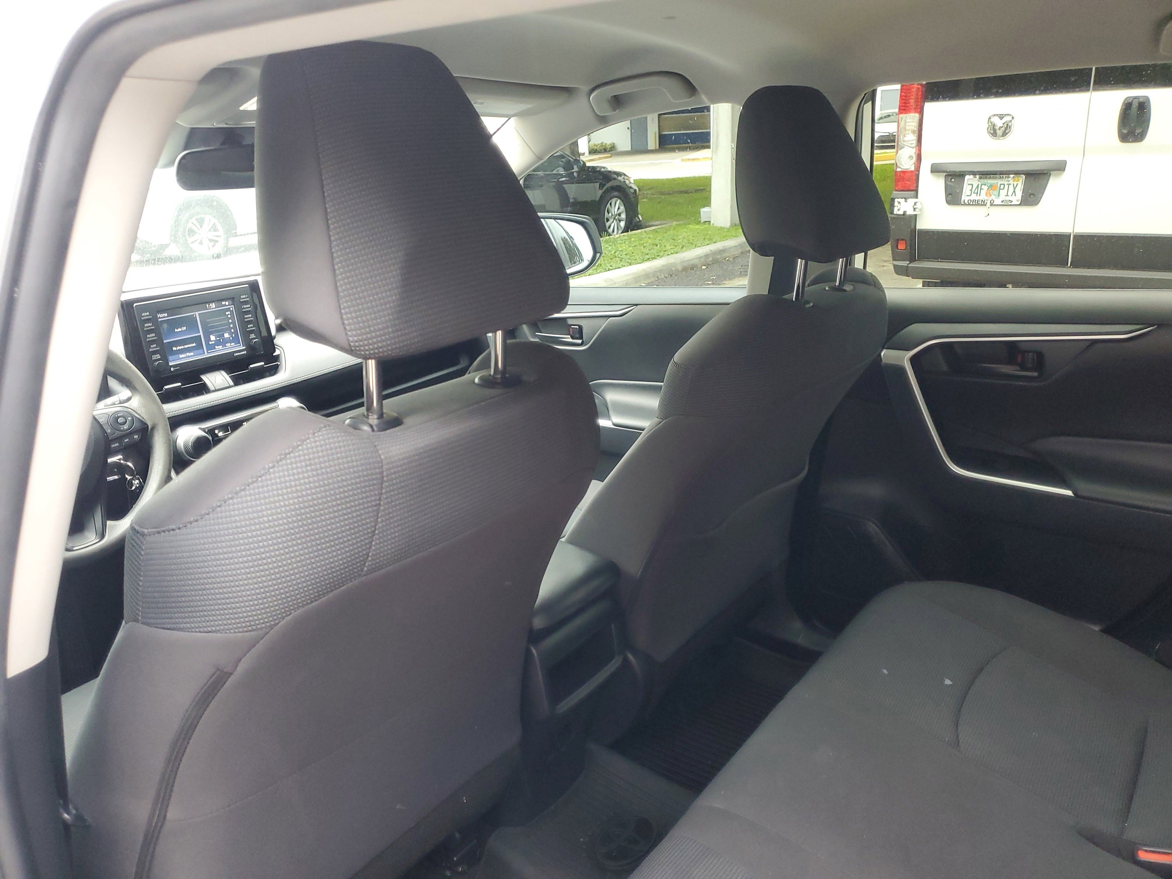 Used 2021 Toyota RAV4 LE image 11