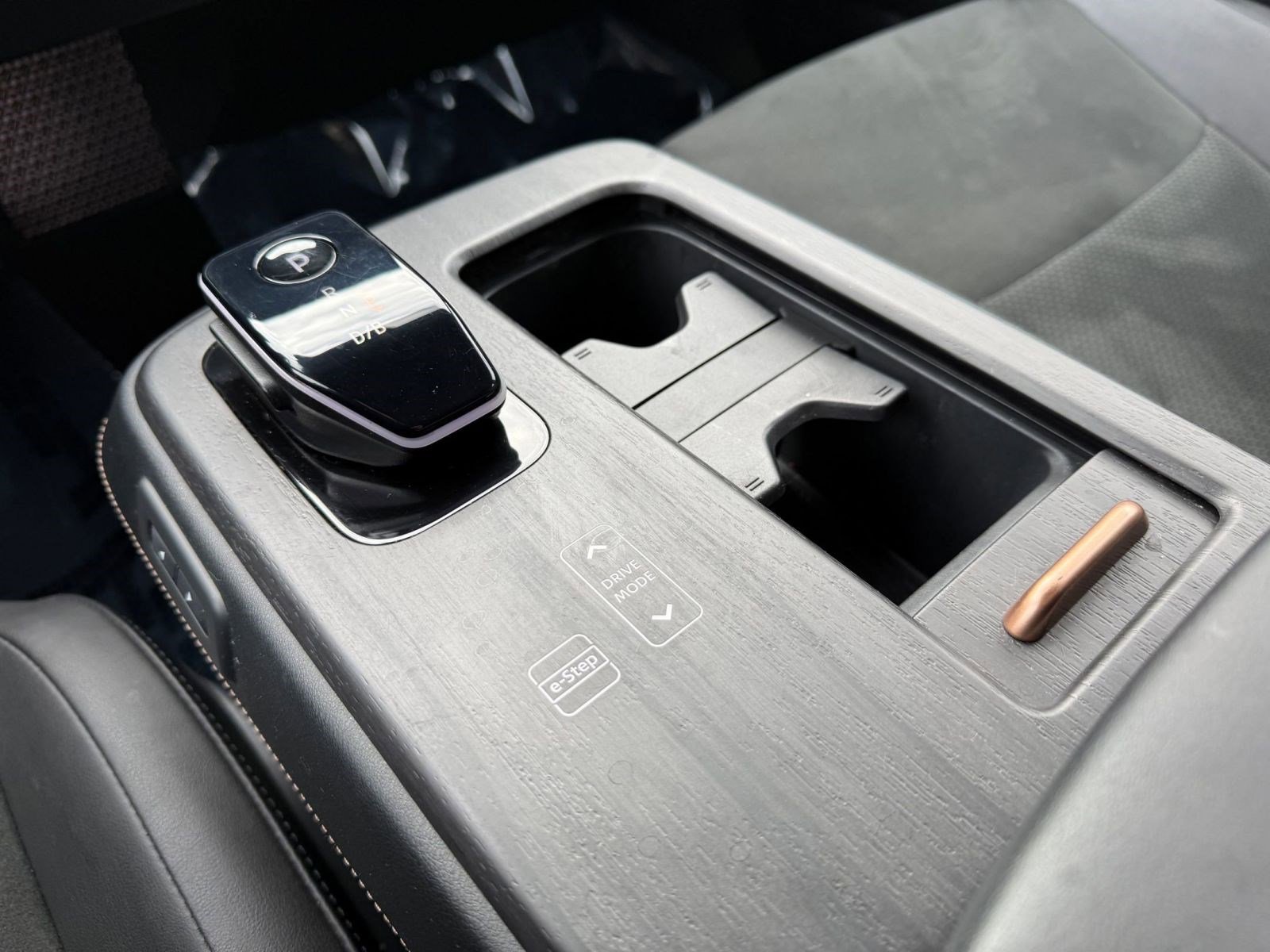 Used 2023 Nissan Ariya AWD image 30