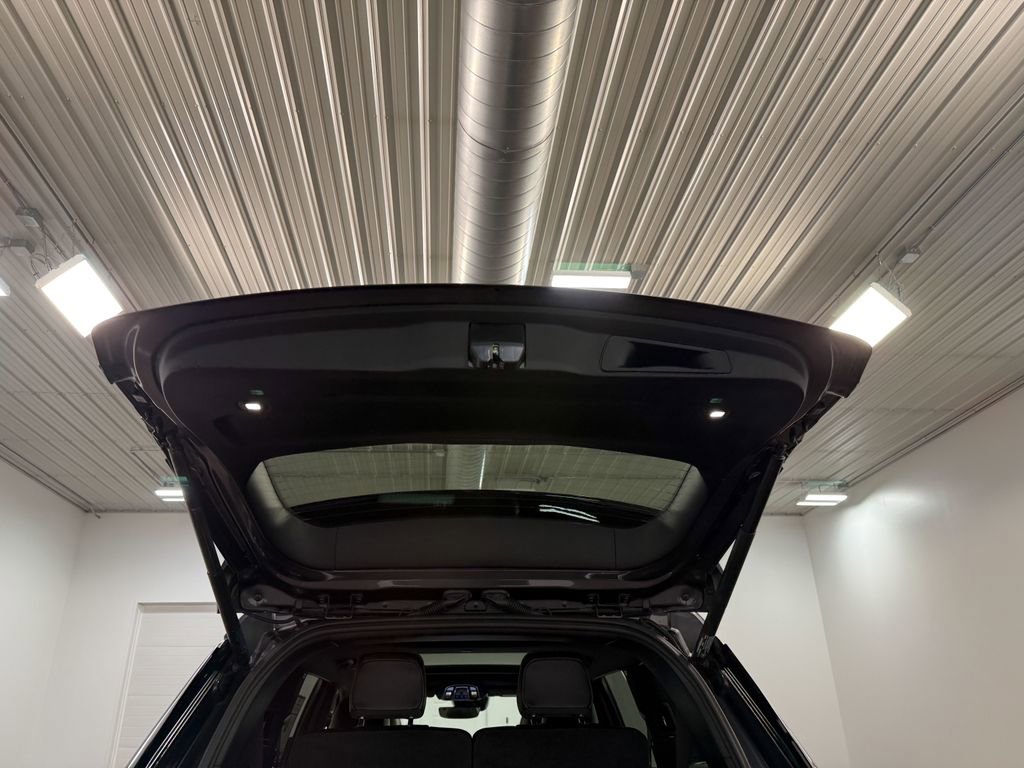 Used 2024 Jeep Grand Cherokee L Overland w/ Trailer Tow Package image 75