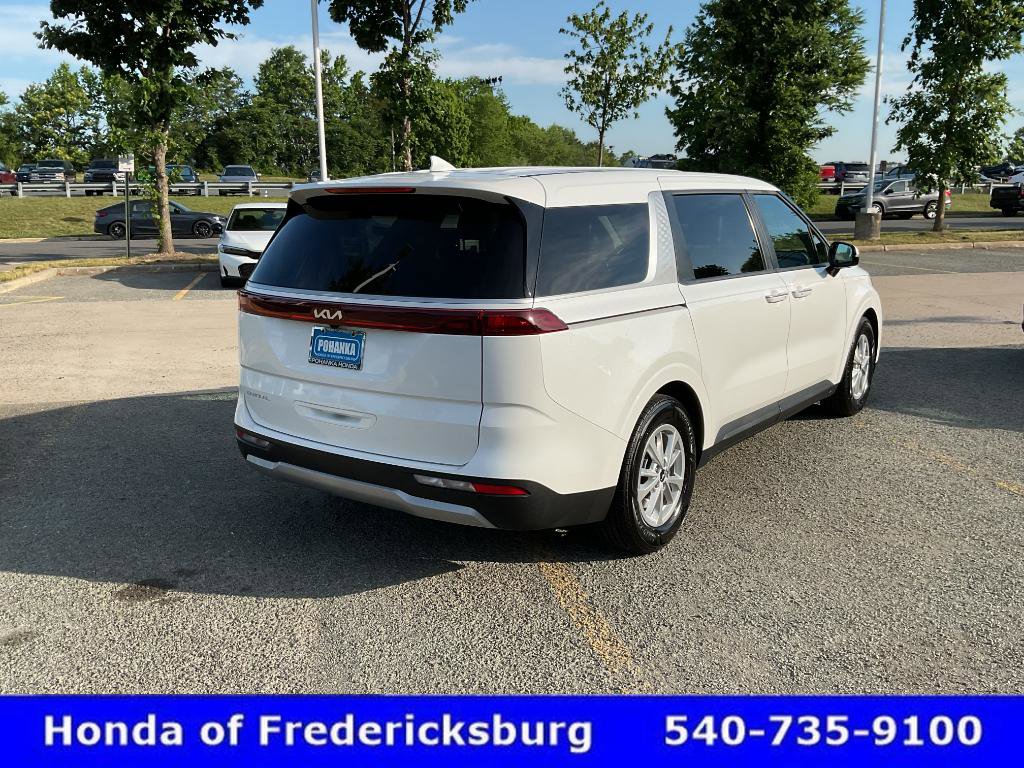 Used 2024 Kia Carnival LX FWD image 6