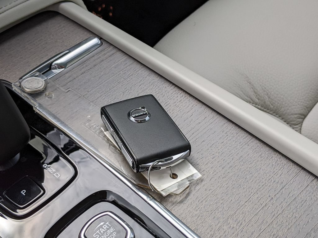 Certified 2025 Volvo XC90 T8 Plus w/ Protection Package Premier AWD/4WD image 20