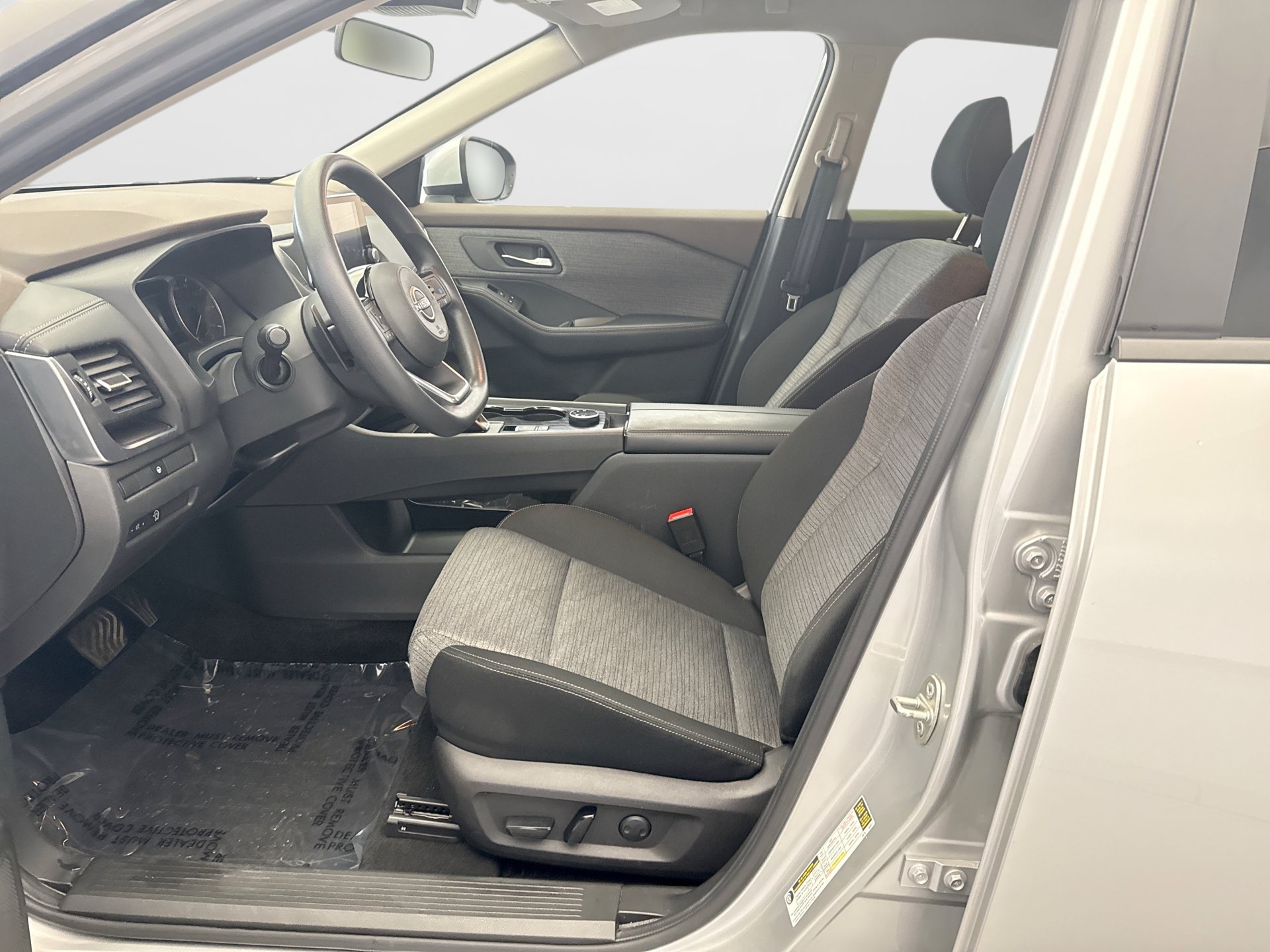 Used 2023 Nissan Rogue SV AWD/4WD image 11