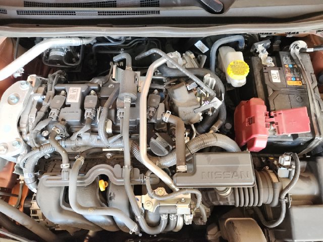 Used 2025 Nissan Sentra SR FWD image 25