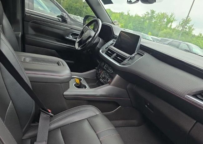 Used 2021 Chevrolet Suburban RST w/ Luxury Package AWD/4WD image 2