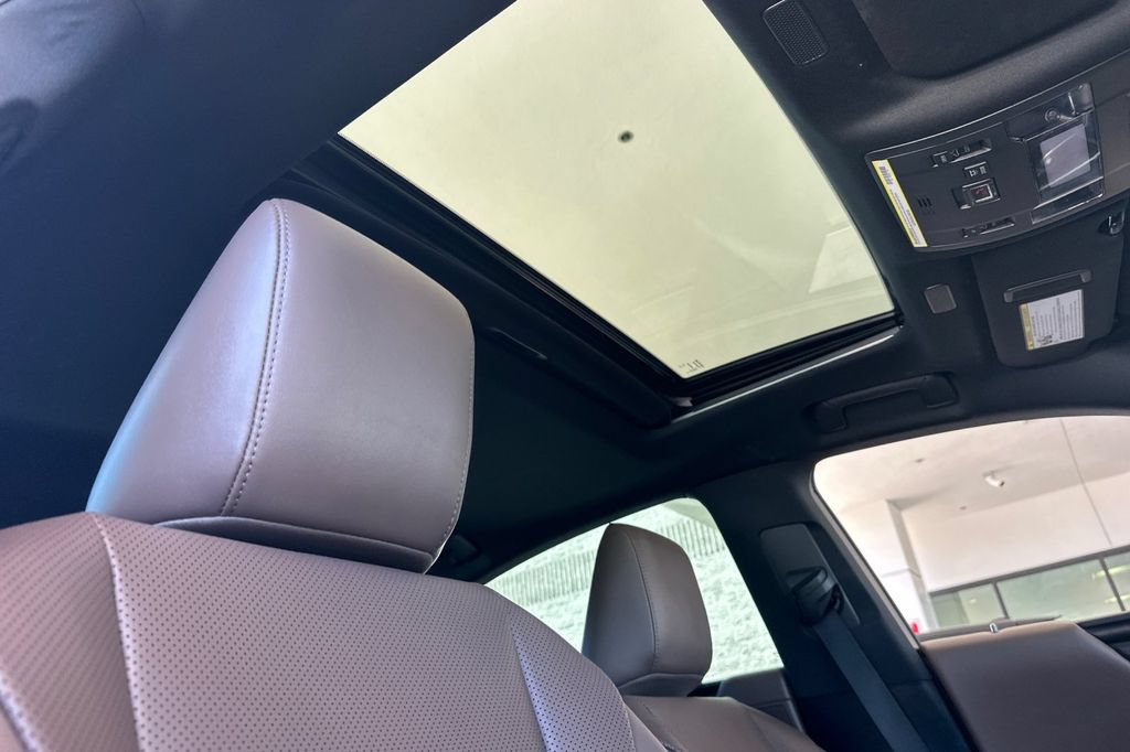 Used 2024 Lexus ES 350 w/ Premium Package FWD image 18