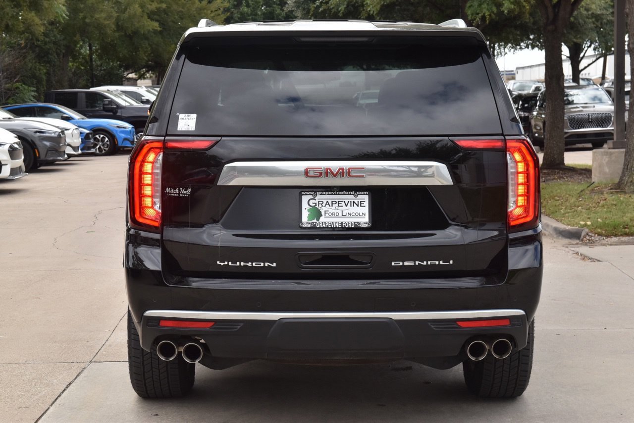 Used 2024 GMC Yukon Denali w/ LPO, Floor Liner Package AWD/4WD image 9