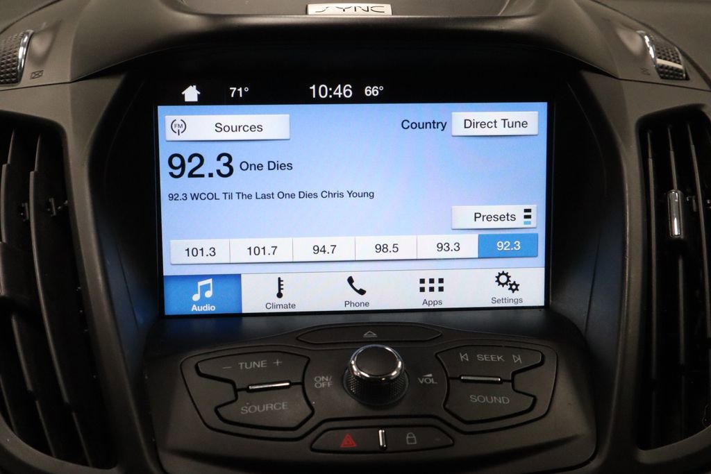 Used 2016 Ford Escape SE w/ Equipment Group 201A image 2