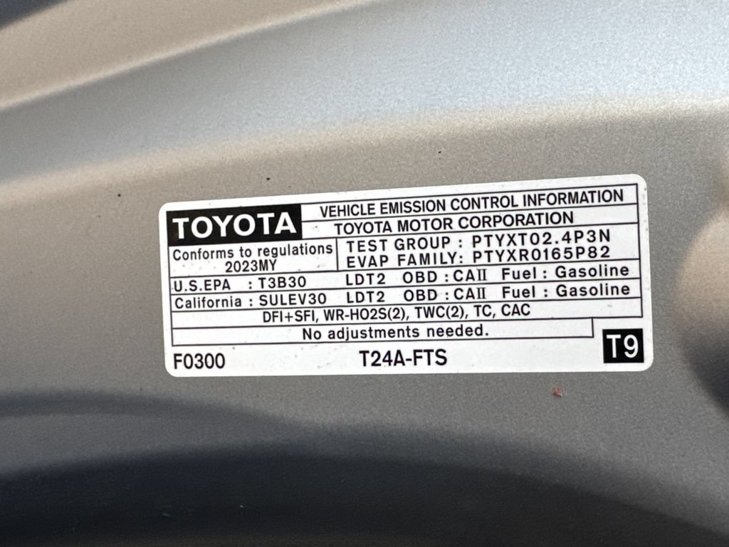 Used 2023 Toyota Highlander LE AWD/4WD image 9