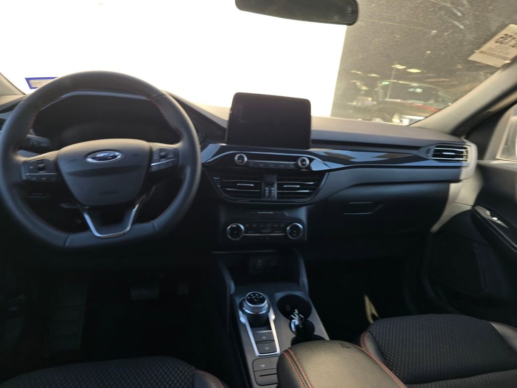 Used 2025 Ford Escape ST-Line image 18