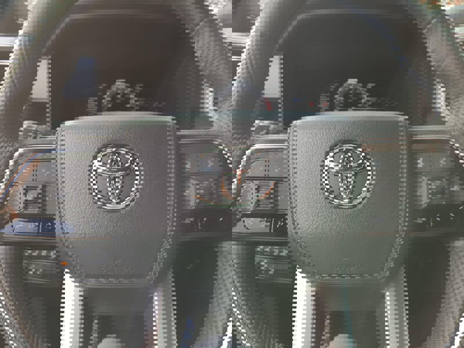 Used 2025 Toyota Sequoia Platinum image 23