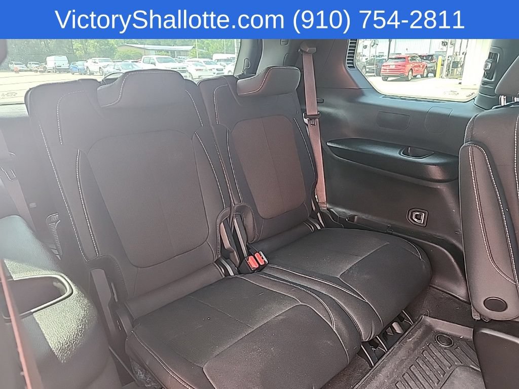 Certified 2025 Jeep Grand Cherokee L Laredo w/ Trailer Tow Package AWD/4WD image 34