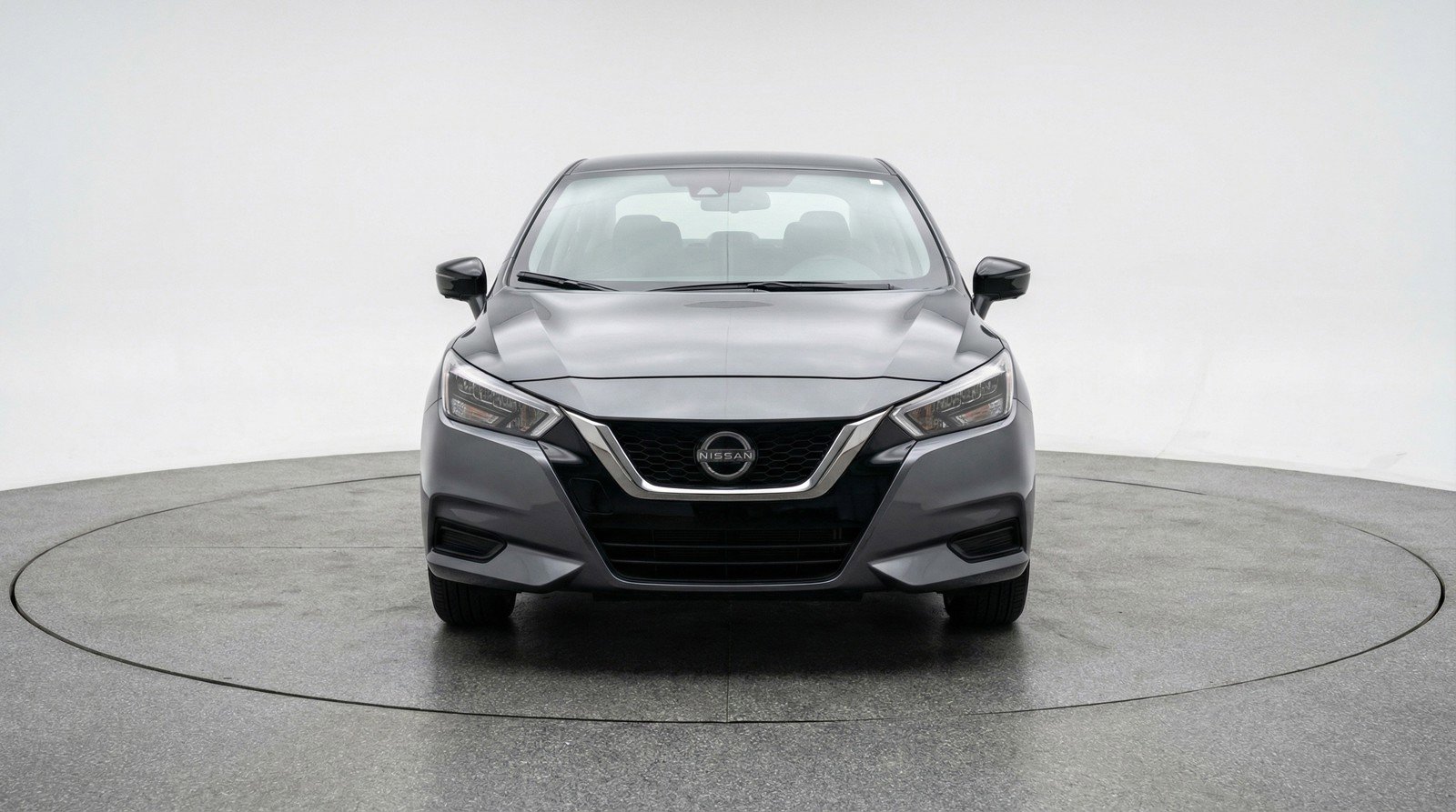 Used 2025 Nissan Versa SV image 2