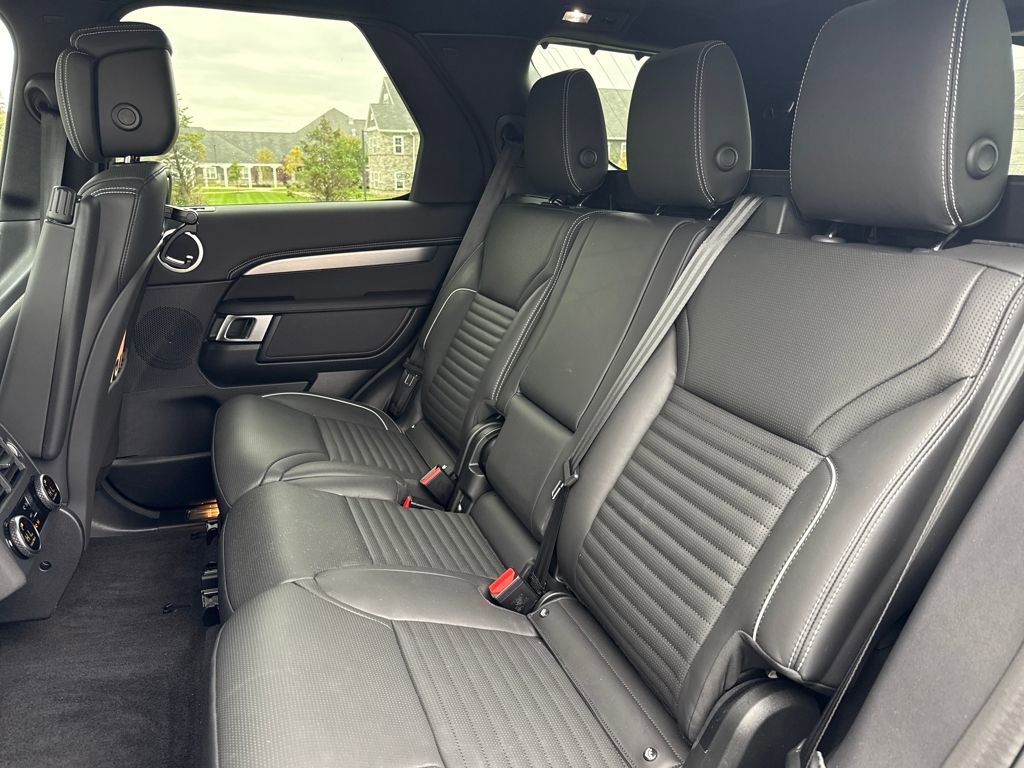 New 2024 Land Rover Discovery Dynamic SE image 10