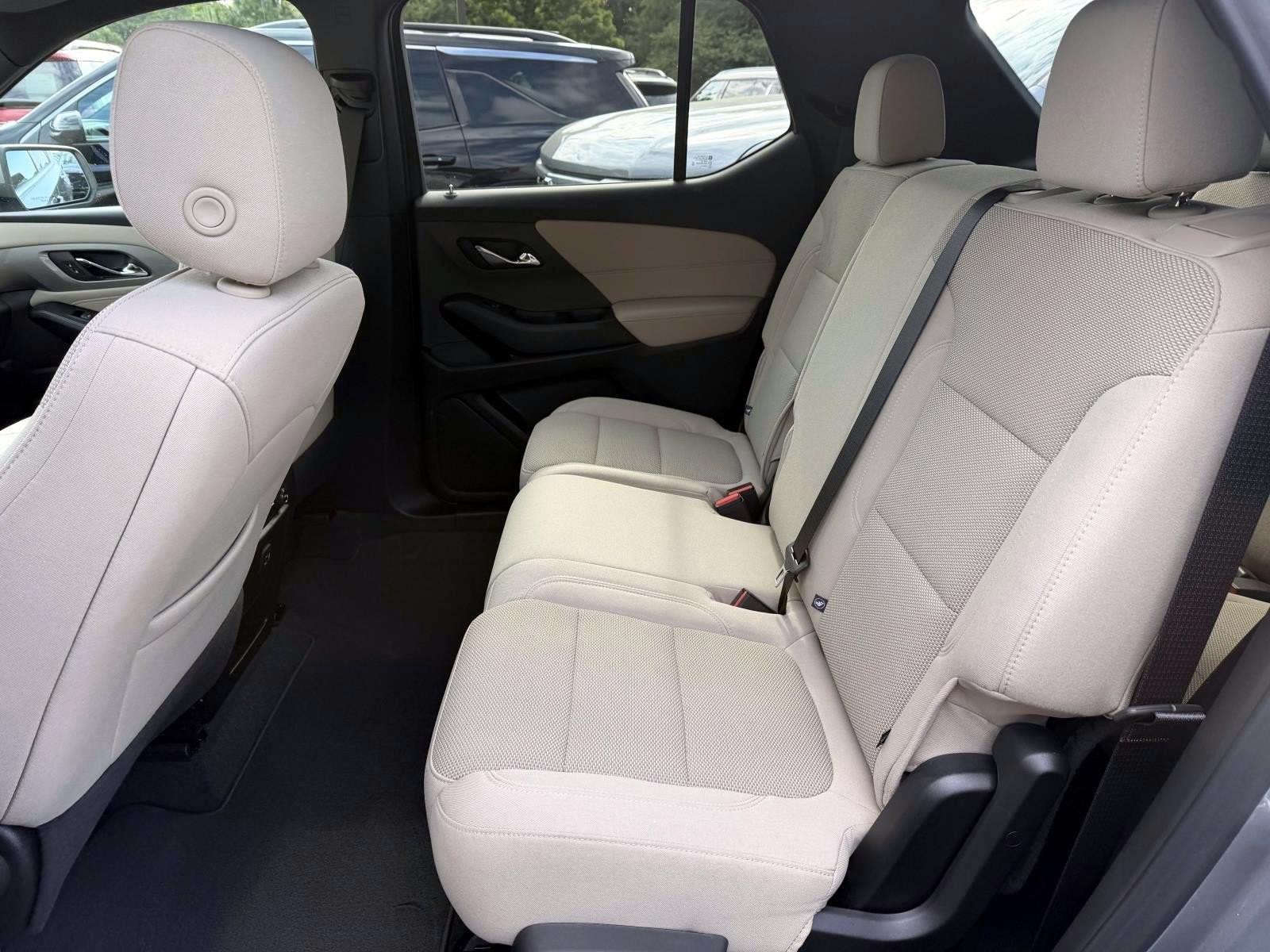 Used 2024 Chevrolet Traverse LS w/ Safety Package AWD/4WD image 13