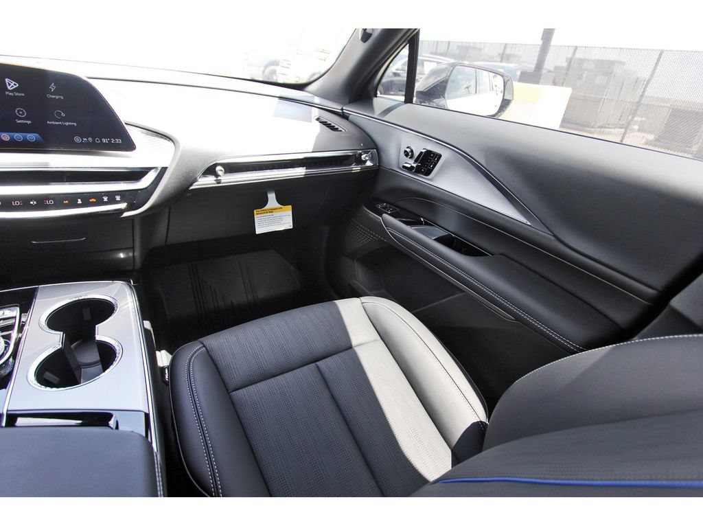 New 2027 Cadillac Lyriq Luxury AWD/4WD image 10