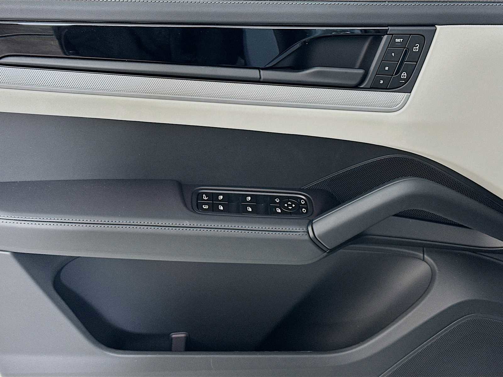 New 2026 Porsche Cayenne E-Hybrid image 11