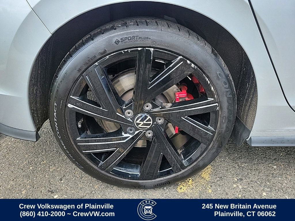 Certified 2022 Volkswagen GTI SE FWD image 18
