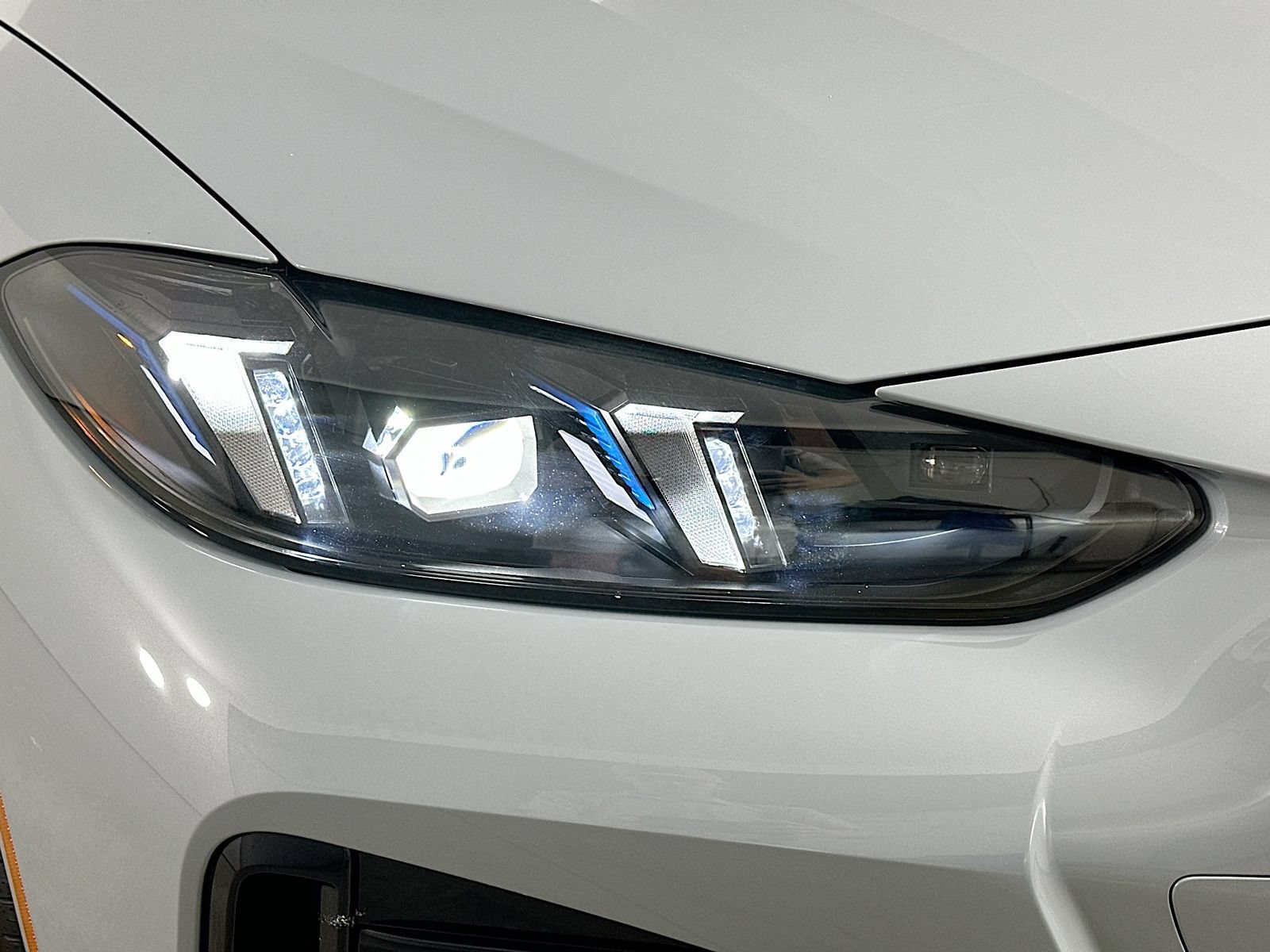 New 2026 BMW 430i xDrive w/ M Sport Package AWD/4WD image 9