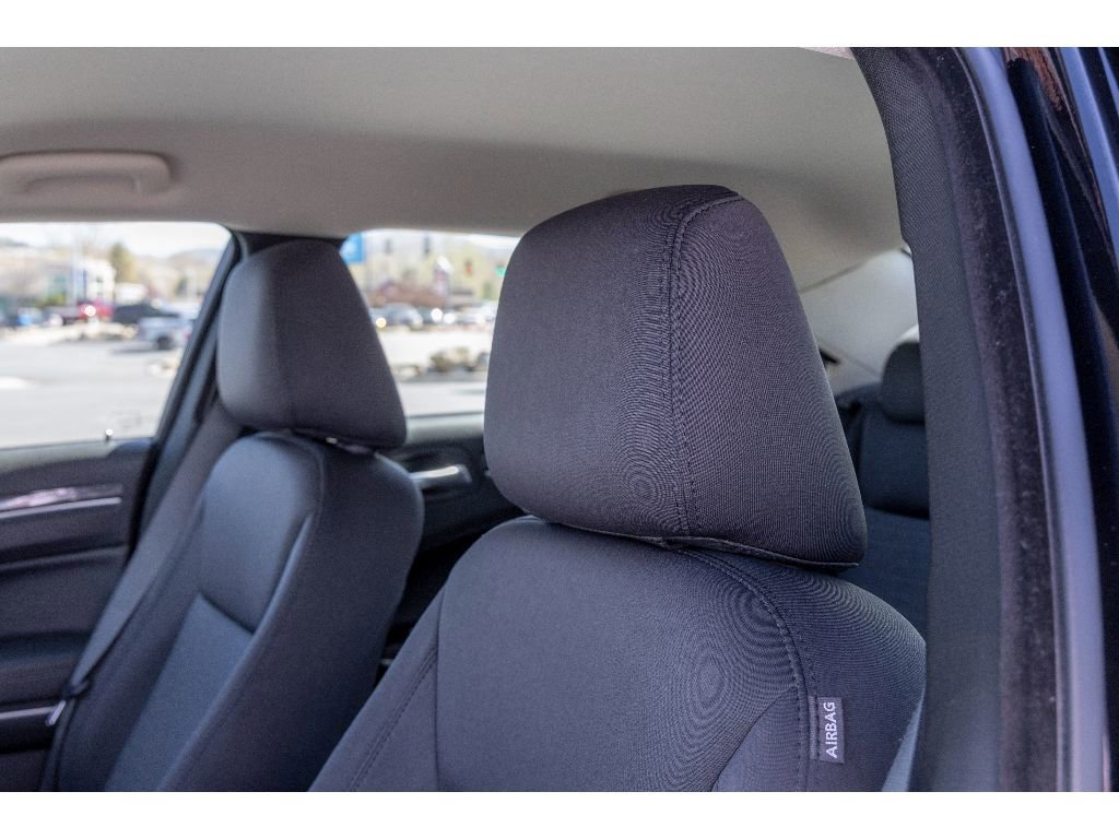 Used 2022 Chrysler 300 Touring w/ Sport Appearance Package image 18